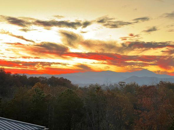 SKYLARANNA Resort Blog - Mountain Wellness, Dining, and Travel Stories